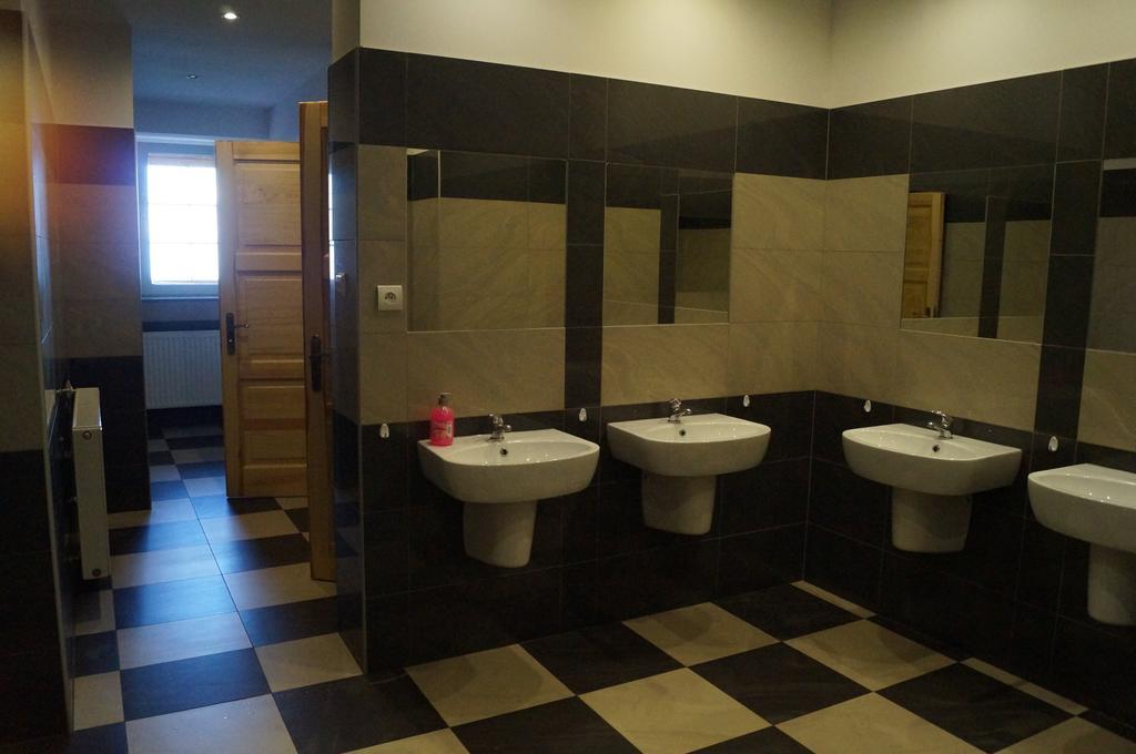 Schronisko Pttk Hala Szrenicka Hostel Шклярска Поремба Стая снимка