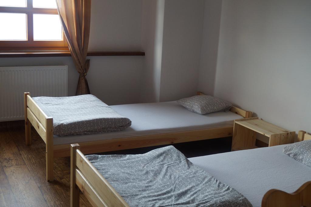 Schronisko Pttk Hala Szrenicka Hostel Шклярска Поремба Стая снимка