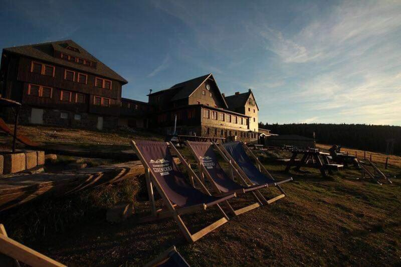 Schronisko Pttk Hala Szrenicka Hostel Шклярска Поремба Екстериор снимка