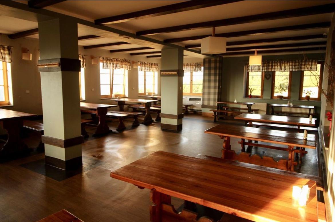 Schronisko Pttk Hala Szrenicka Hostel Шклярска Поремба Екстериор снимка
